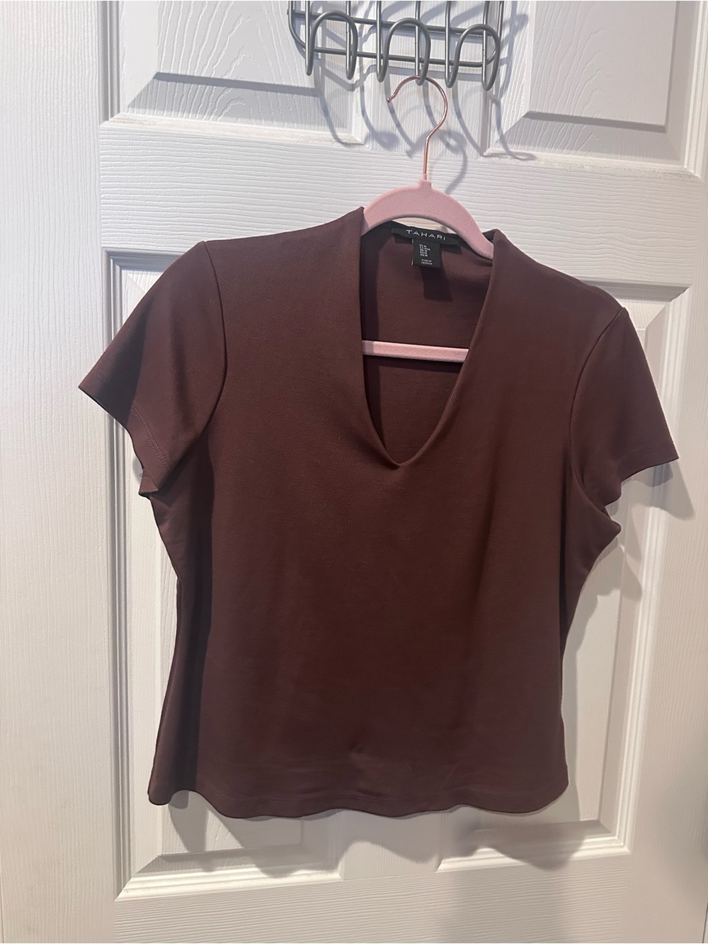 Tahari Deep Brown Short Sleeve V-Neck Tee